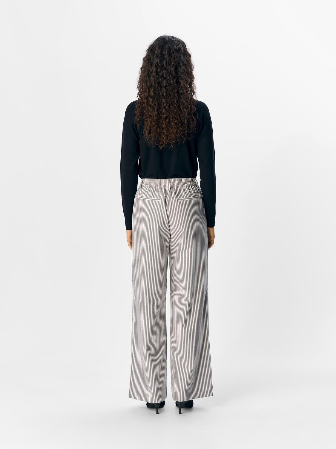 model_shot-back