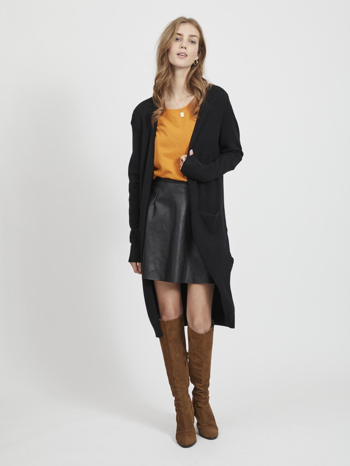 model_shot-front_full