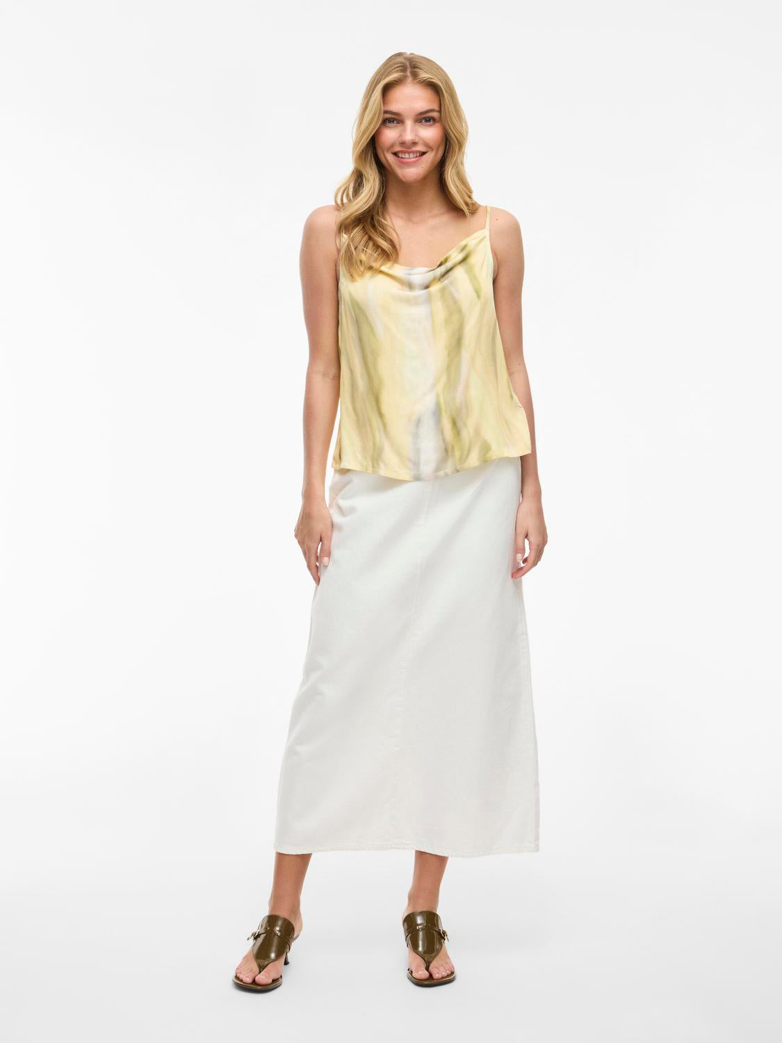 model_shot-front_full