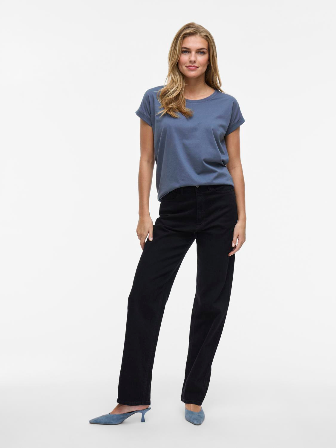 model_shot-front_full