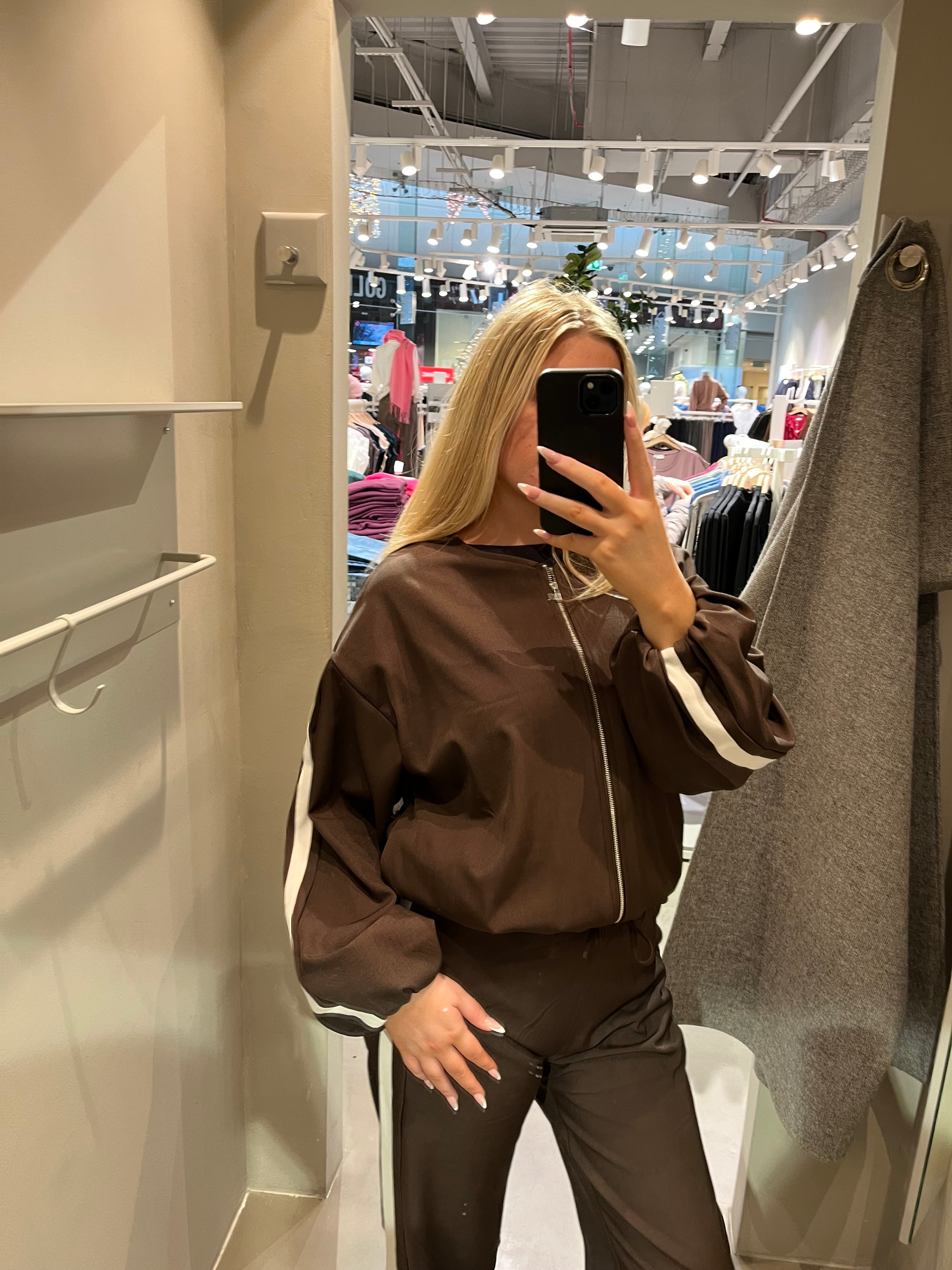 VIASTRID Track Pants - Coffee Bean