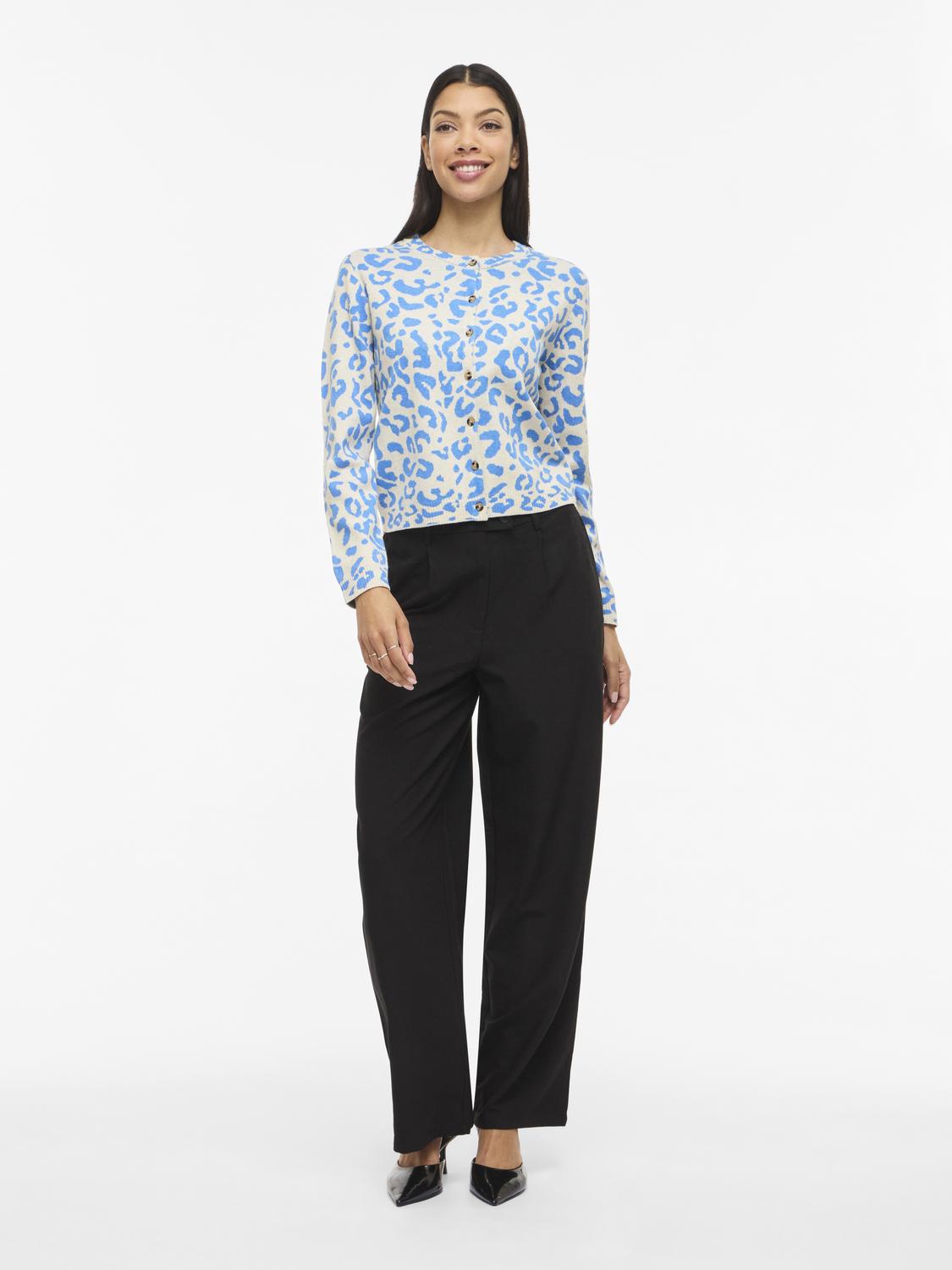 model_shot-front_full