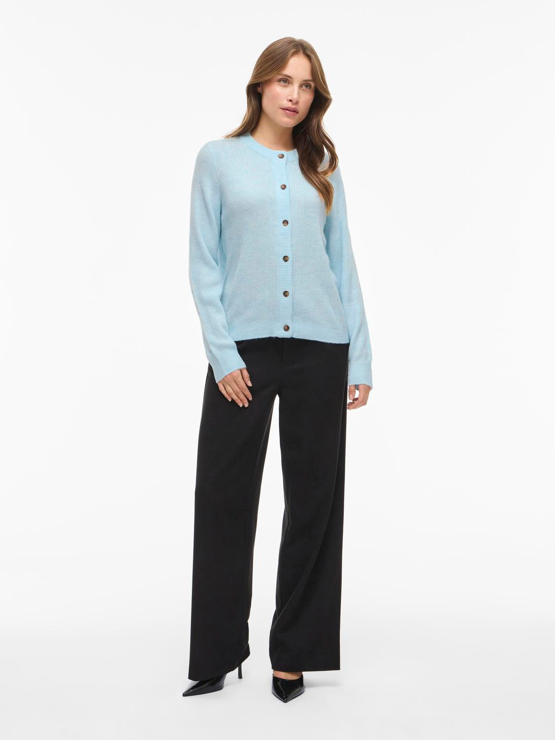 model_shot-front_full