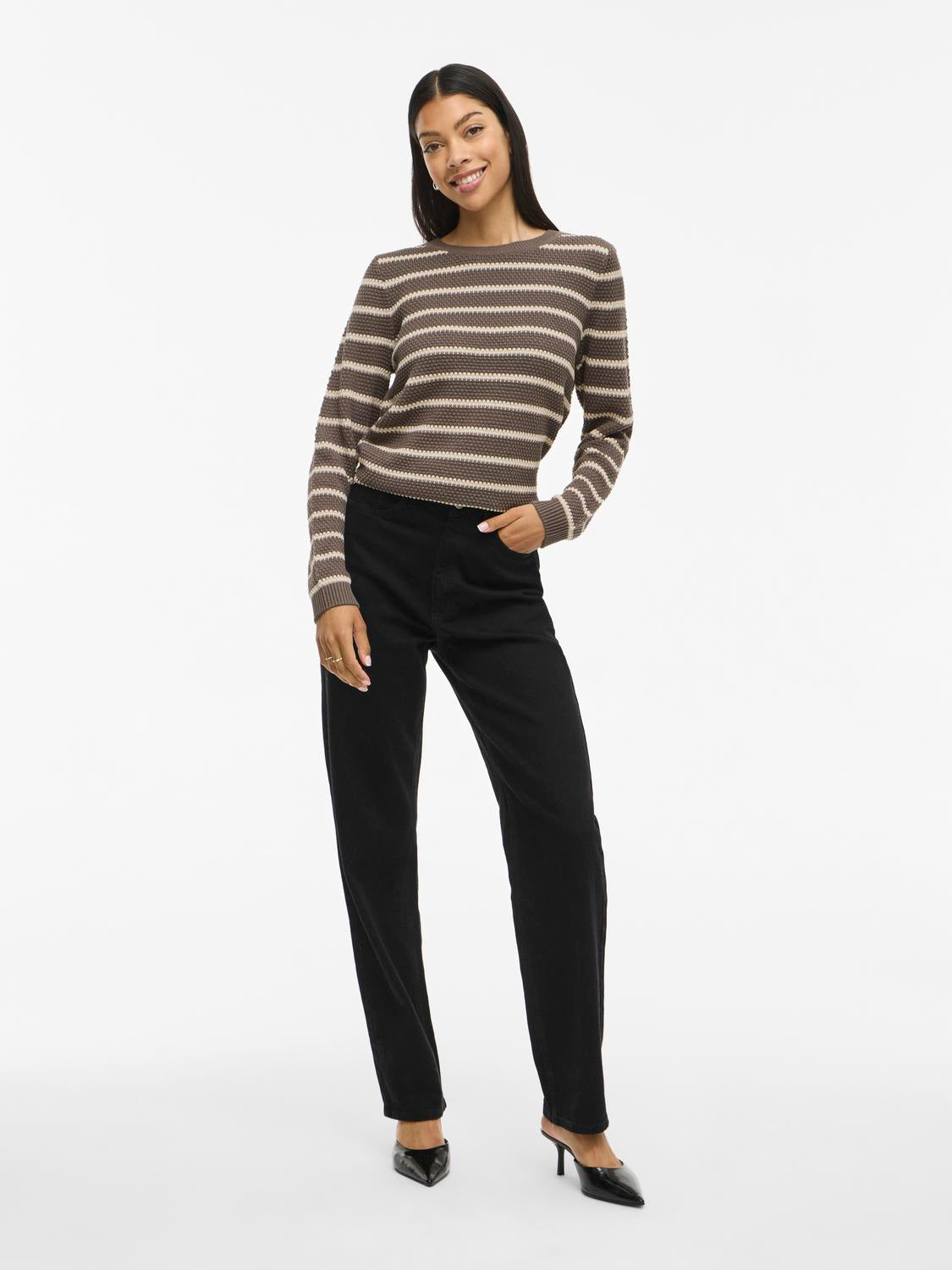 model_shot-front_full